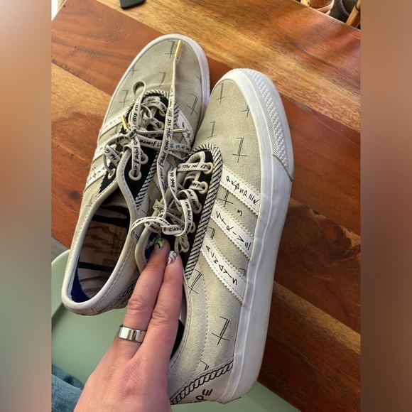 Adidas Hood Pope Sneakers Men’s size 8 Similar to Adidas Sambas Style - Picture 7 of 10